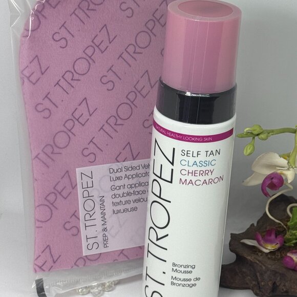 St Tropez Self Tan Classic Cherry Macaron Bronzing Mousse + Mitt - 6.7 fl oz-New - Picture 2 of 5